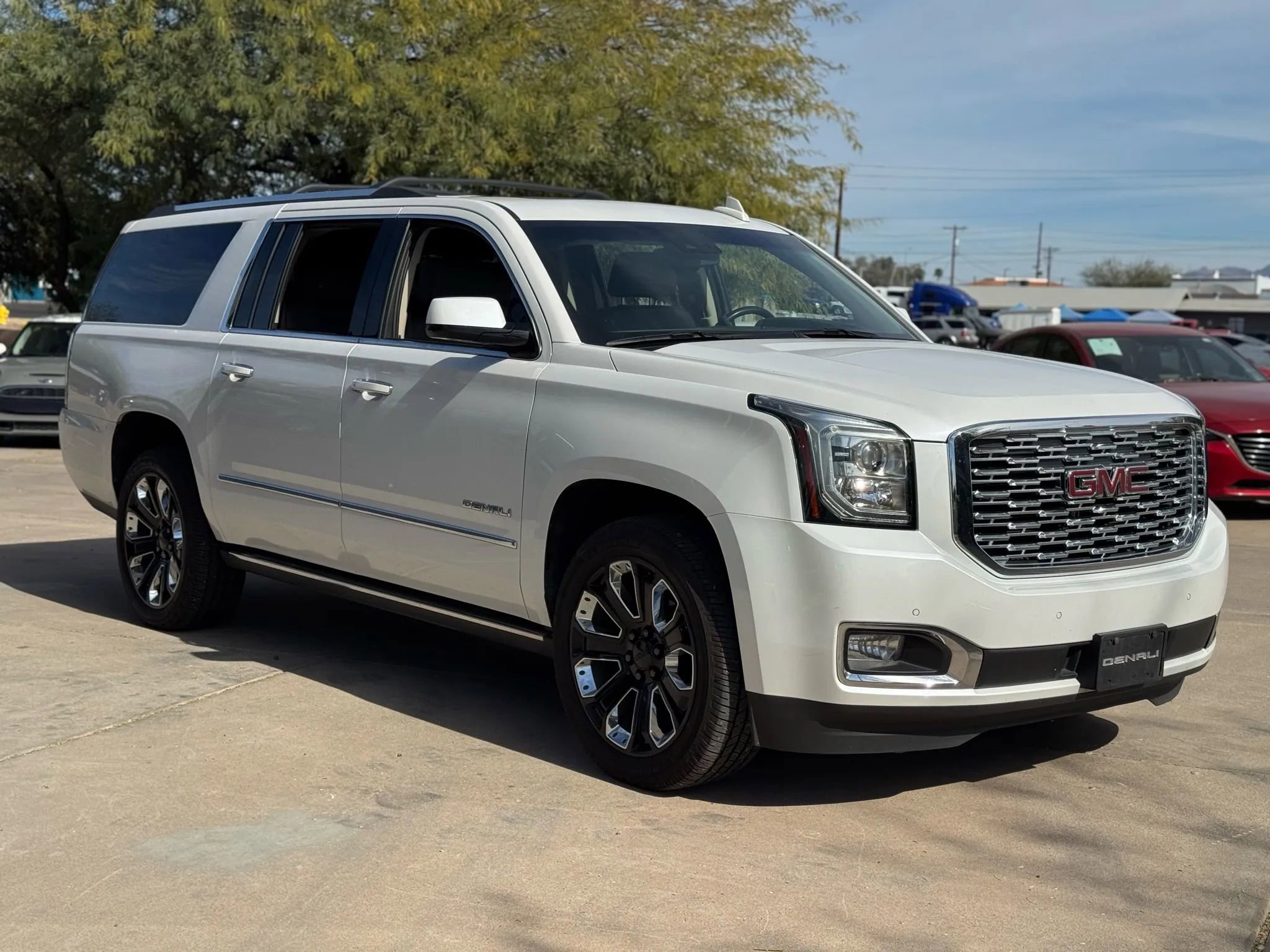 Used 2019 GMC Yukon XL Denali w/ Denali Ultimate Package image 4