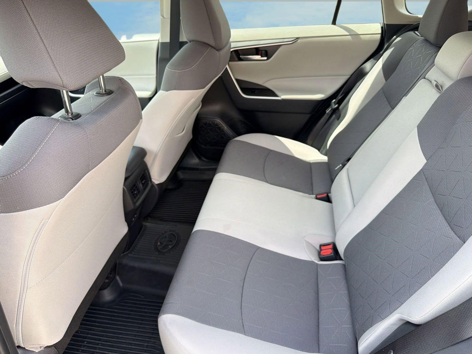 Used 2024 Toyota RAV4 XLE w/ Convenience Package image 14