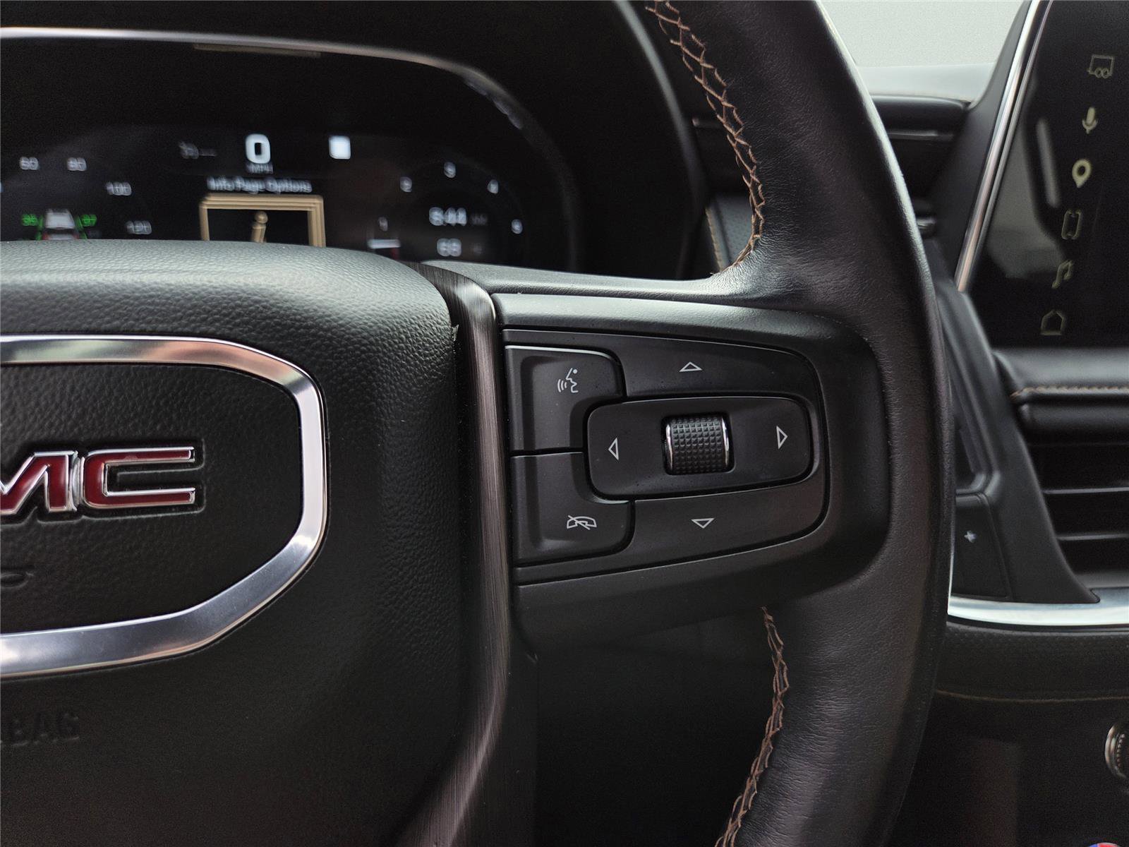 Used 2023 GMC Yukon AT4 w/ AT4 Premium Package AWD/4WD image 26