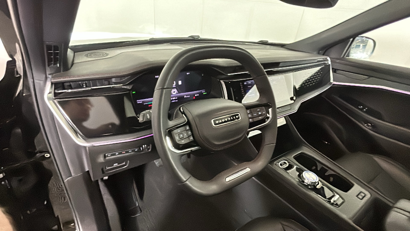 Used 2025 Jeep Wagoneer S Limited AWD/4WD image 15