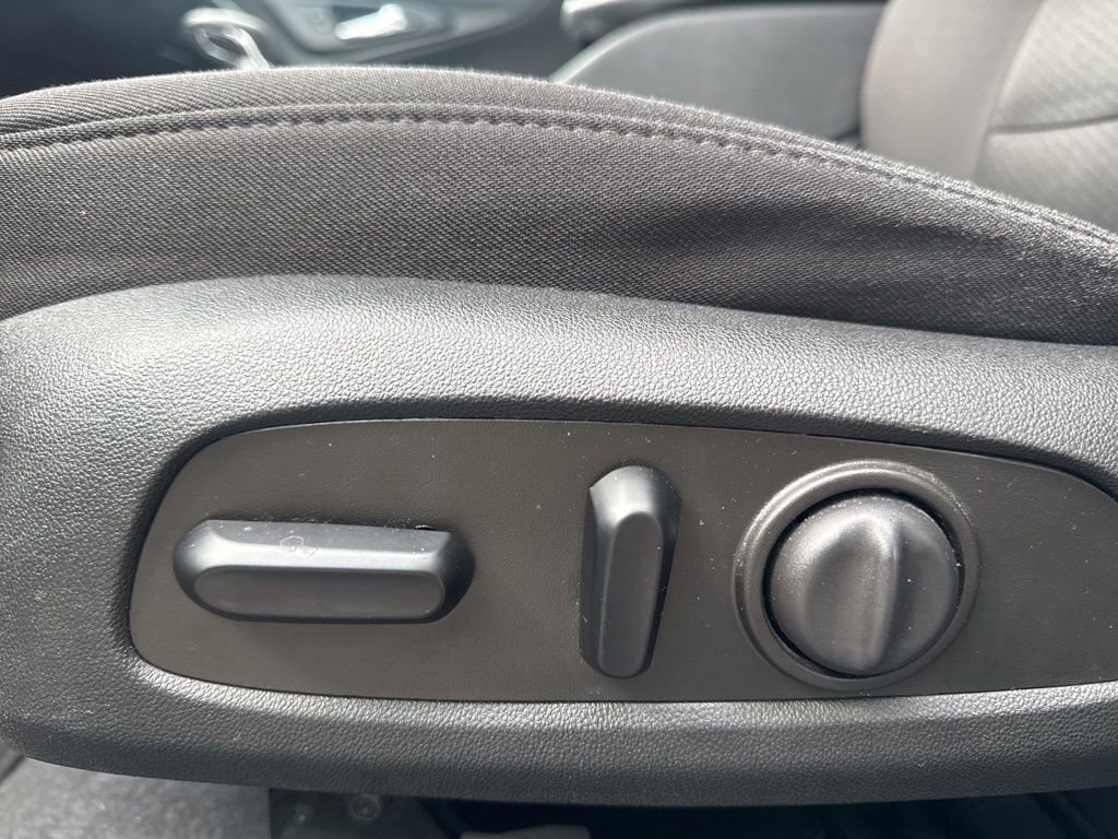 Used 2023 Chevrolet Malibu LT image 16