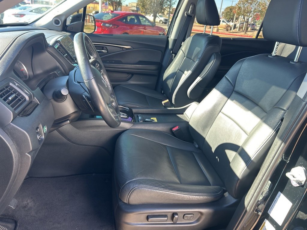 Used 2021 Honda Pilot Touring image 11