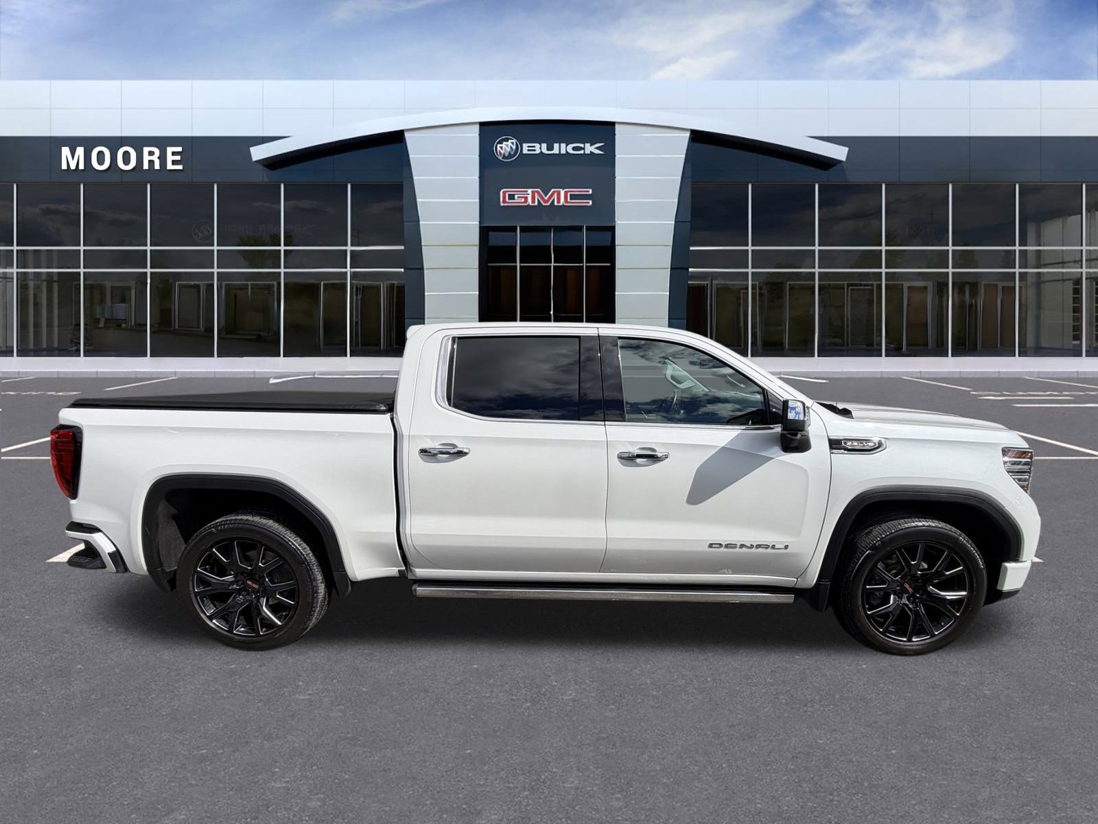 Used 2022 GMC Sierra 1500 Denali image 2