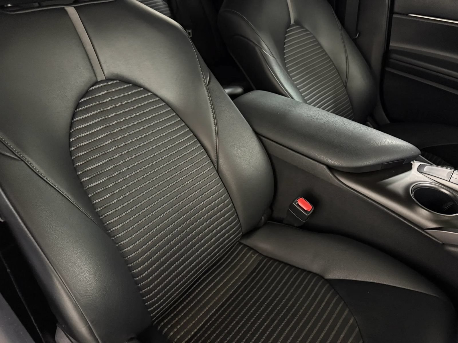 Used 2022 Toyota Camry SE FWD image 61