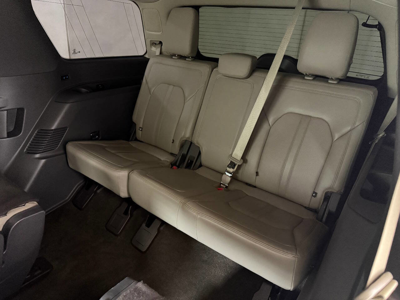 Used 2019 Ford Expedition Limited w/ Driver Assistance Package RWD image 95