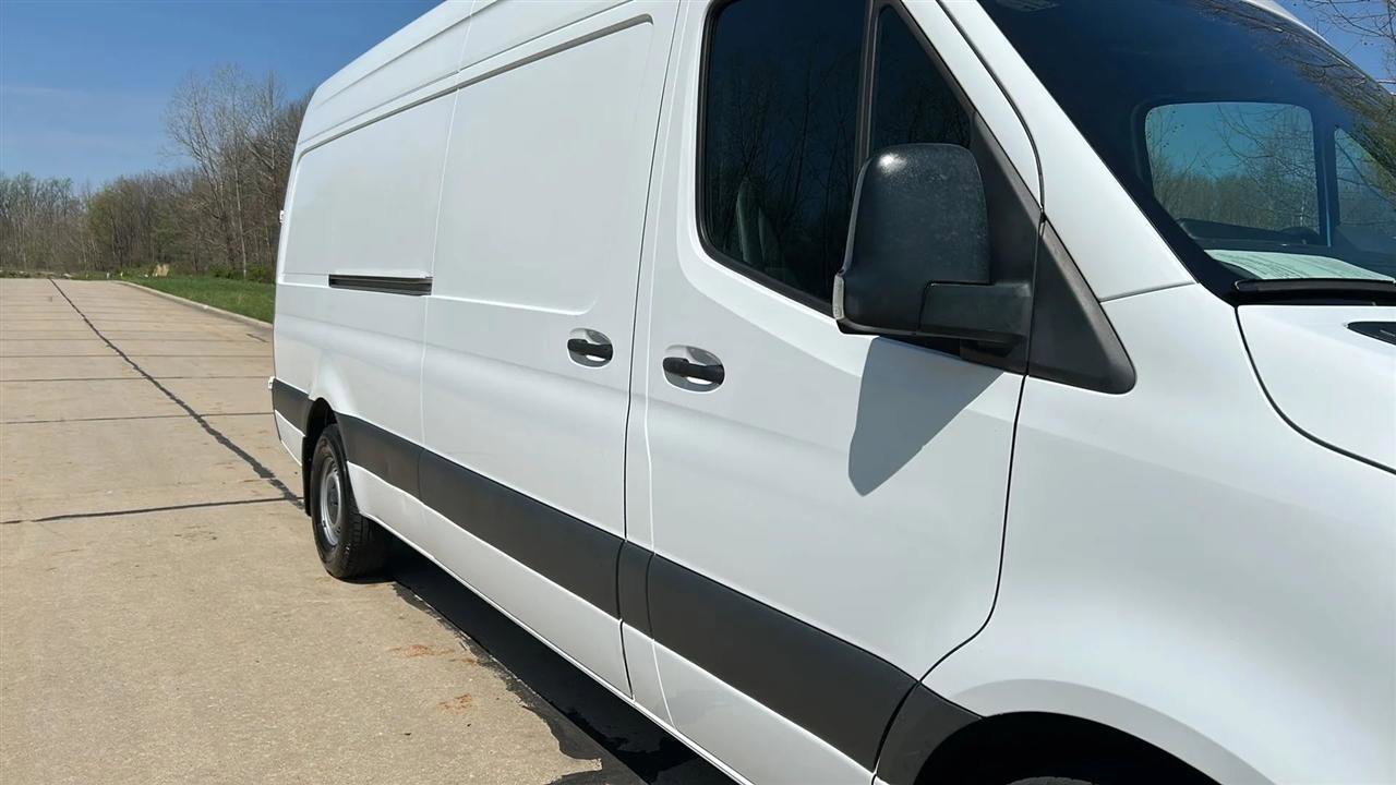 Used 2022 Mercedes-Benz Sprinter 2500 image 4
