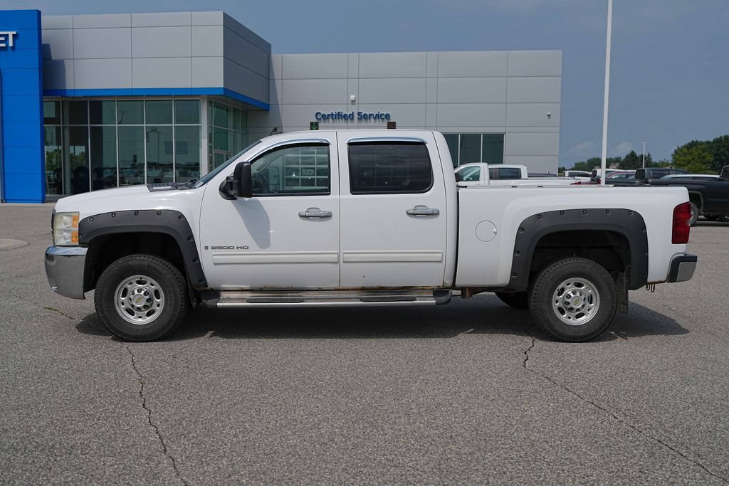 Used 2009 Chevrolet Silverado 2500 LT w/ Exterior Plus Package AWD/4WD image 8