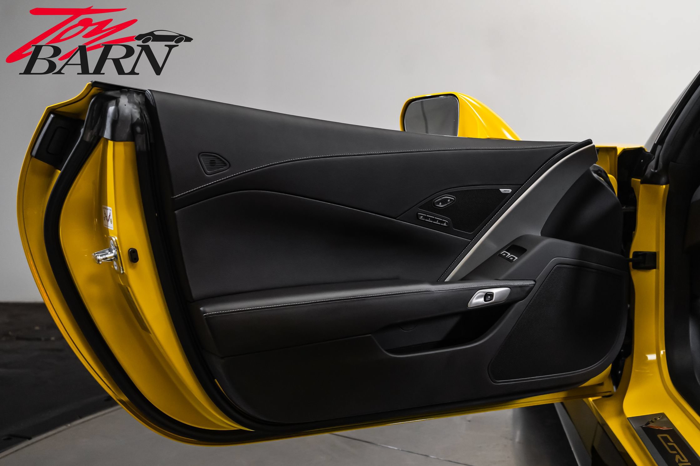Used 2015 Chevrolet Corvette Z06 w/ 2LZ Preferred Equipment Group RWD image 25