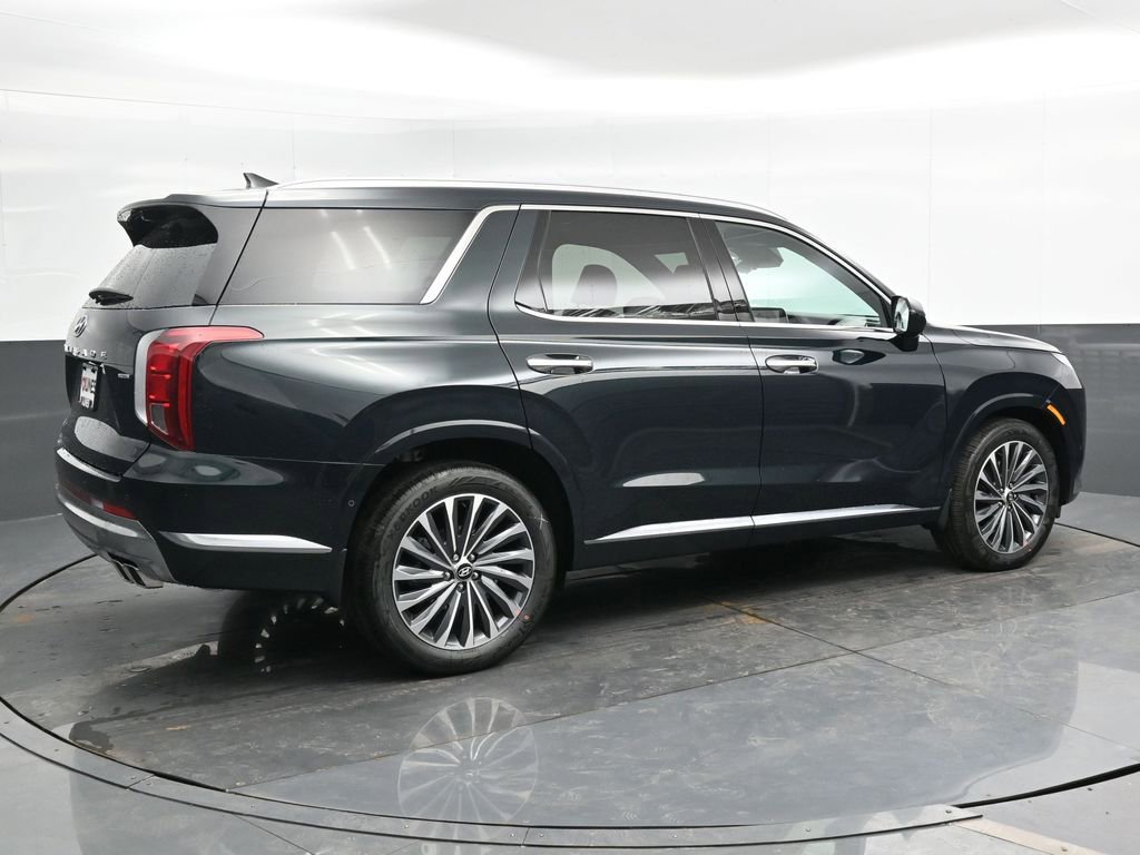 Used 2025 Hyundai Palisade Calligraphy image 3