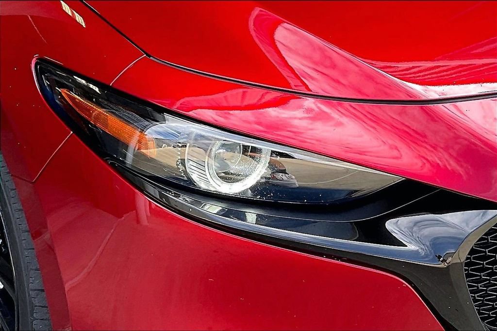 Used 2020 MAZDA MAZDA3 Hatchback w/ Premium Package FWD image 28
