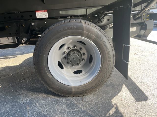New 2025 Ford F550 4x4 Regular Cab Super Duty image 19