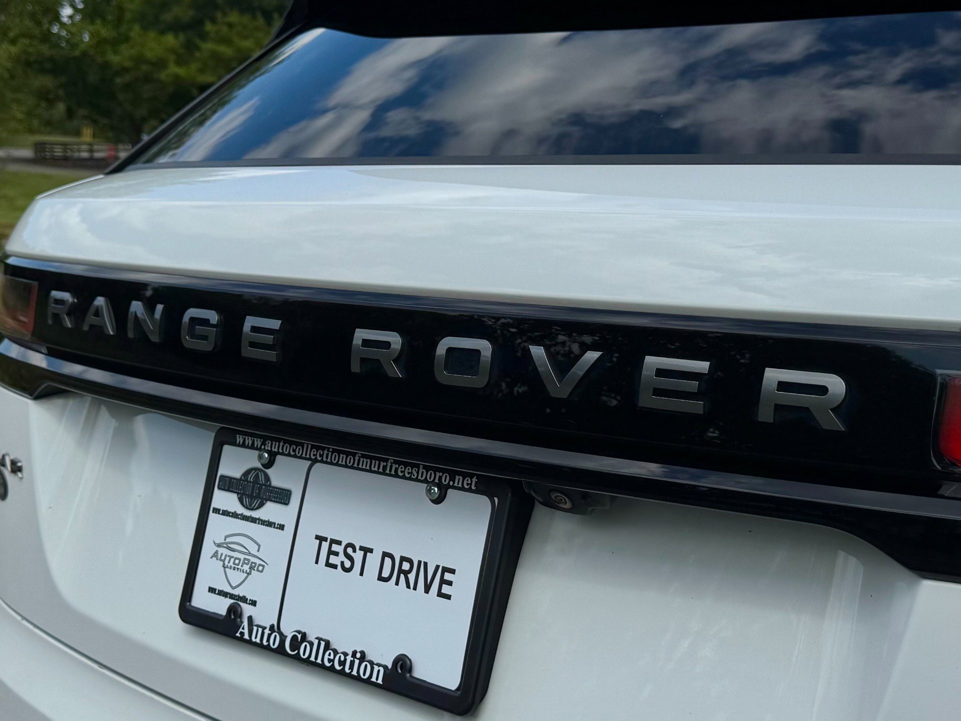 Used 2023 Land Rover Range Rover Velar R-Dynamic S image 85