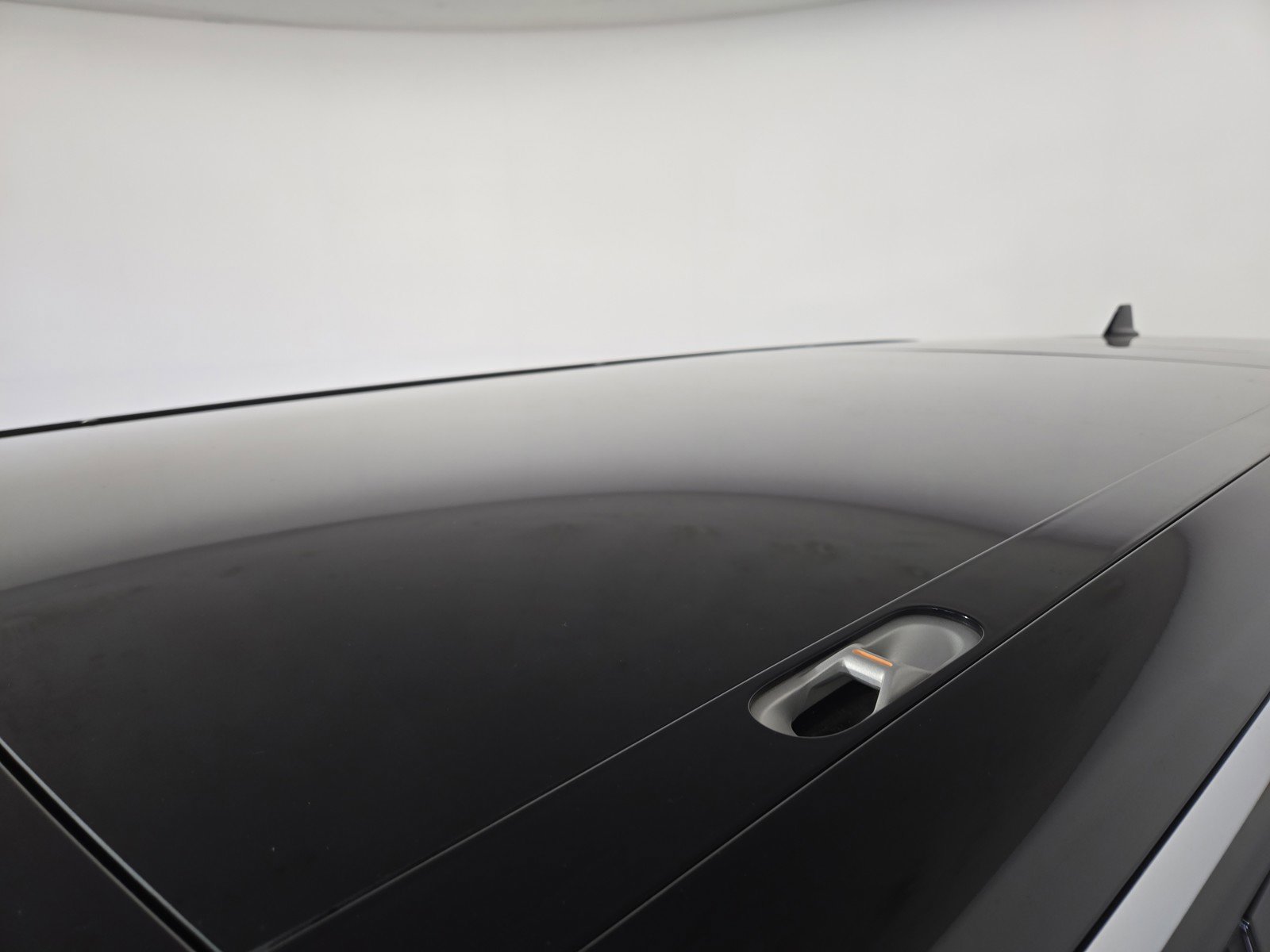 Used 2024 Rivian R1S Adventure image 13