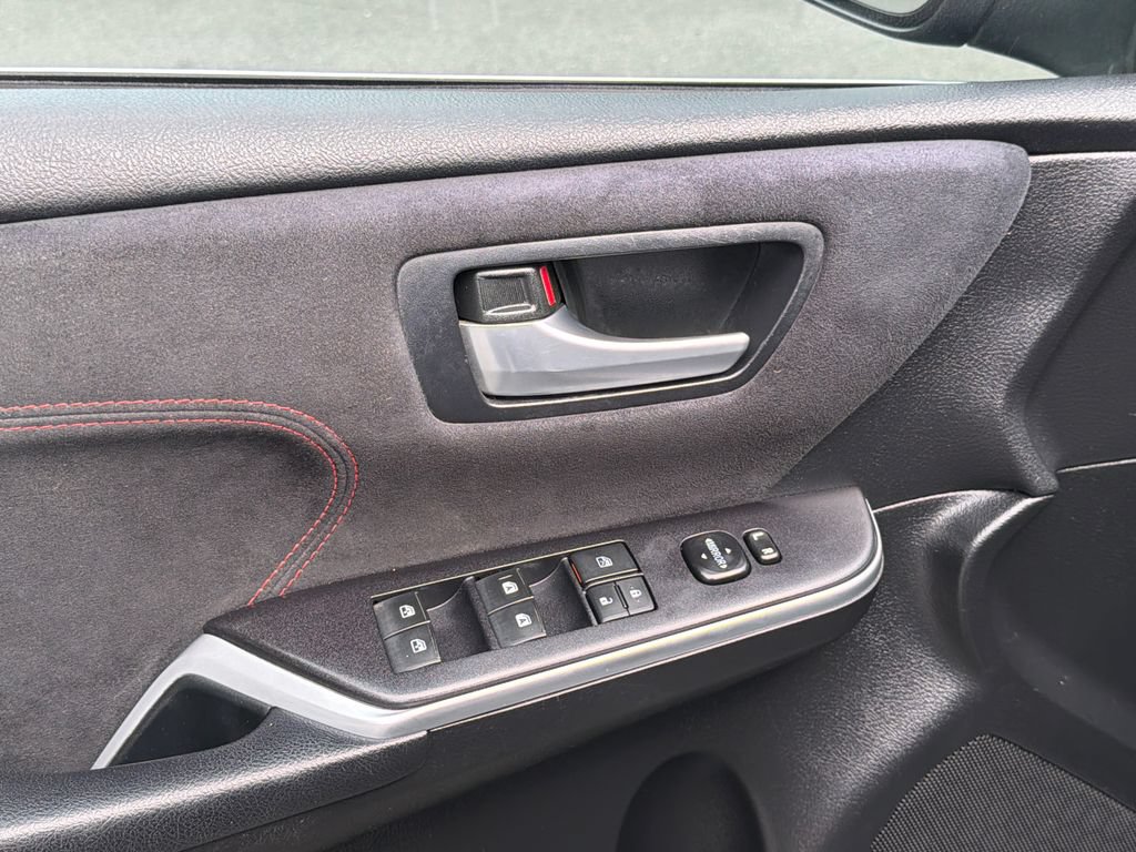 Used 2015 Toyota Camry XSE w/ Moonroof Package FWD image 14