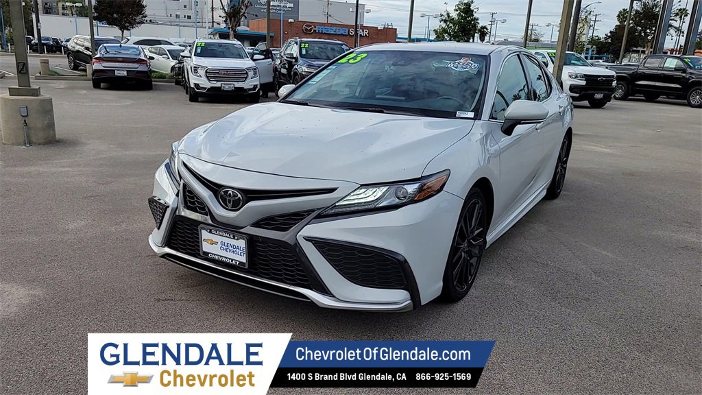 Used 2023 Toyota Camry XSE image 3