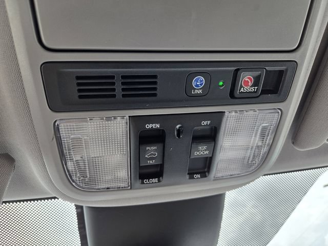 Used 2023 Honda Odyssey Touring image 35
