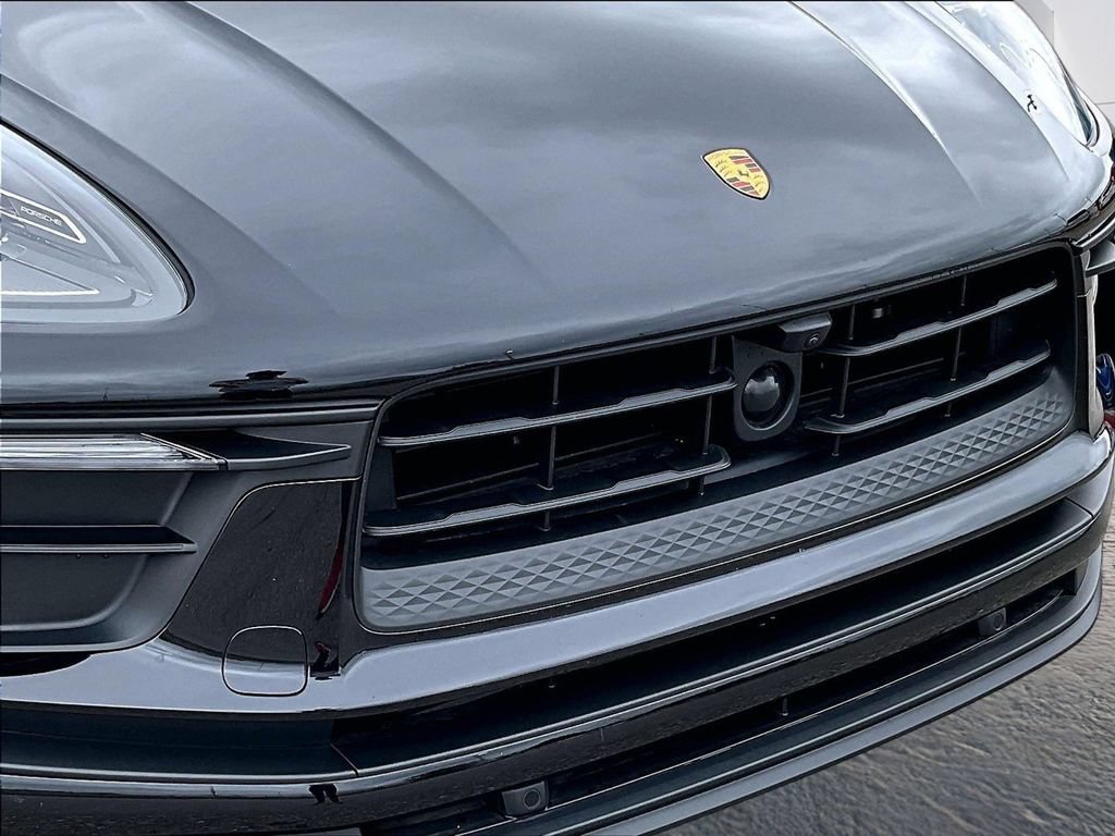 Certified 2025 Porsche Macan AWD/4WD image 20
