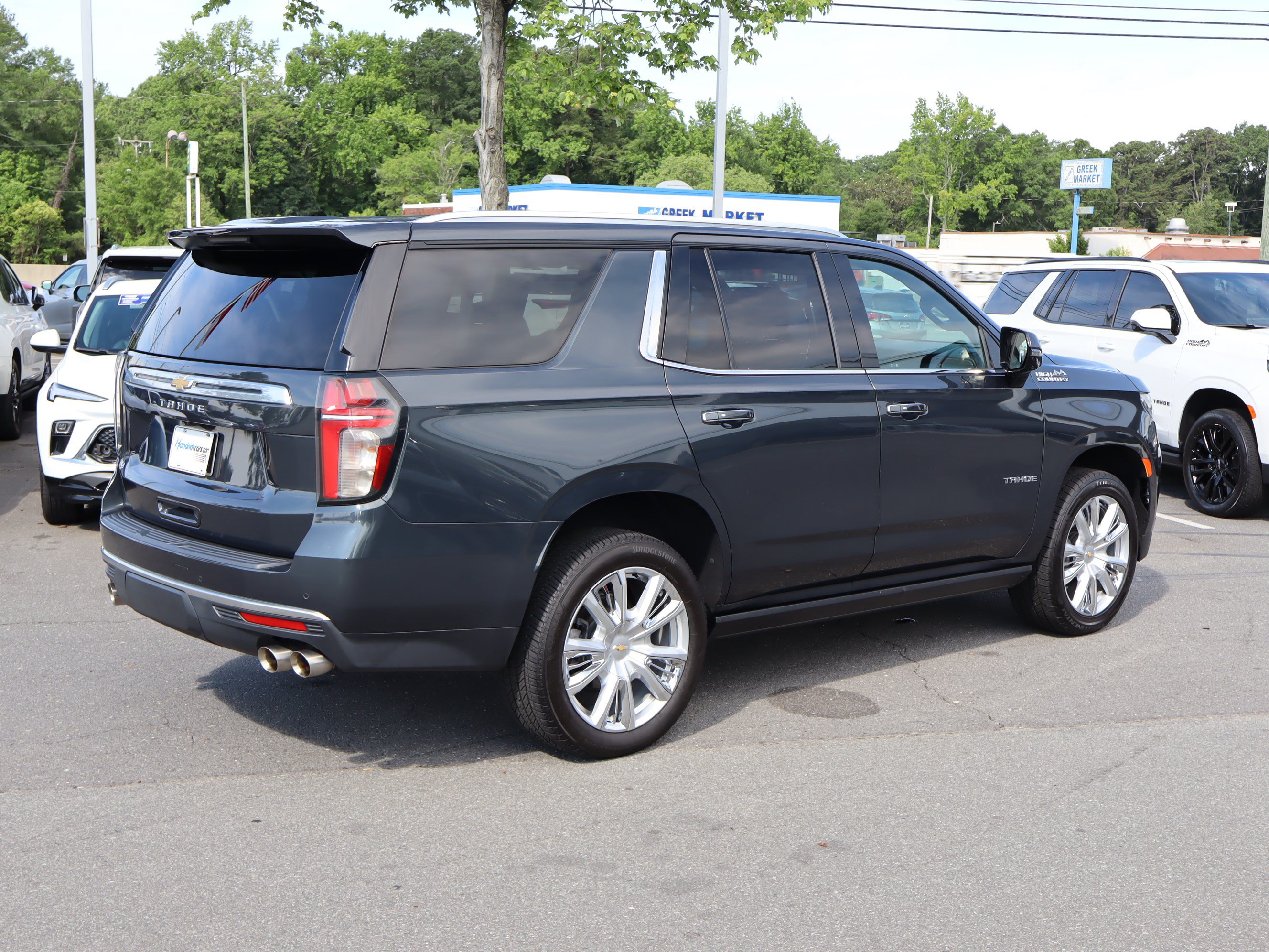 Used 2022 Chevrolet Tahoe High Country AWD/4WD image 10