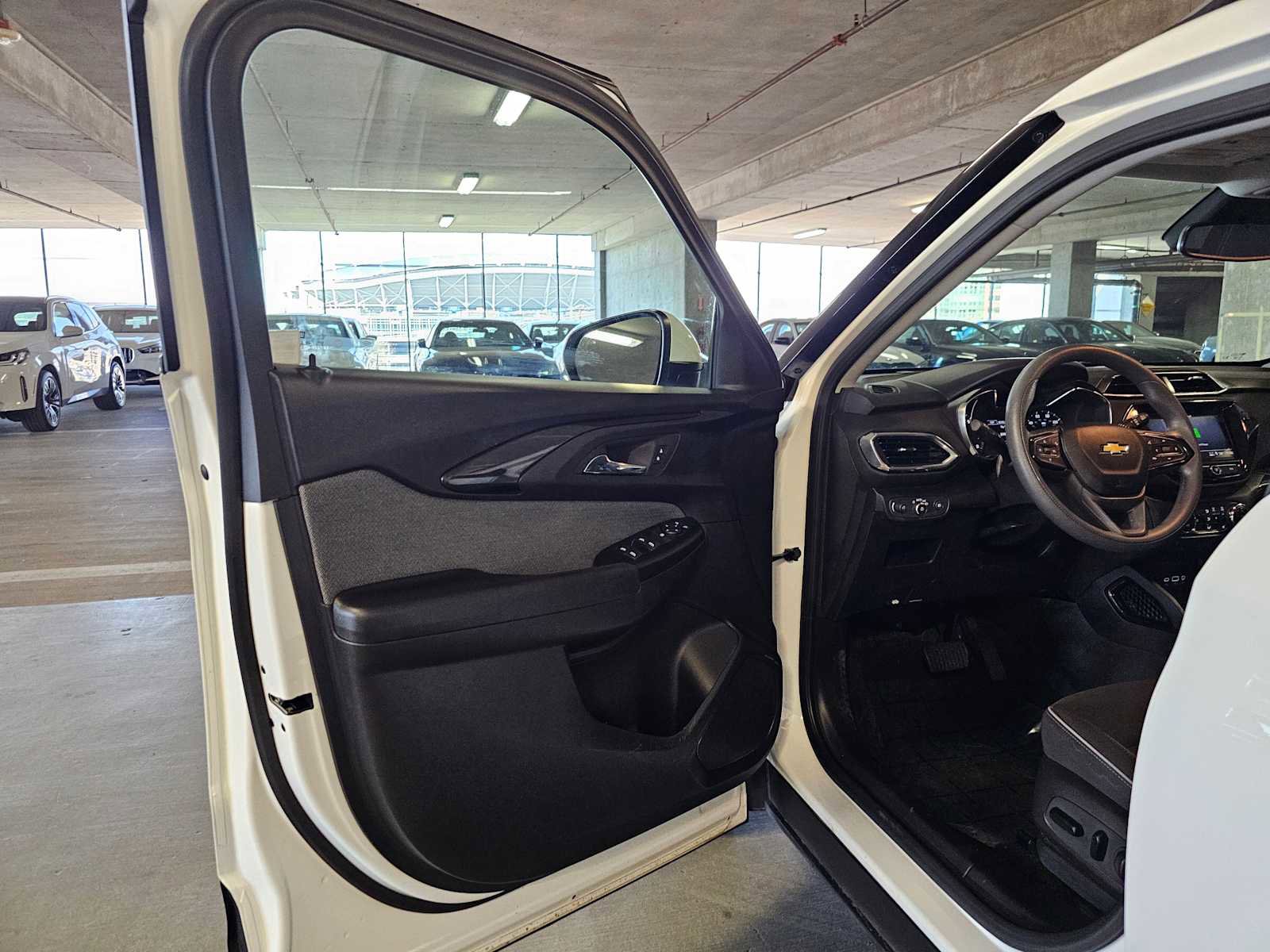 Used 2022 Chevrolet TrailBlazer LT w/ Convenience Package image 26