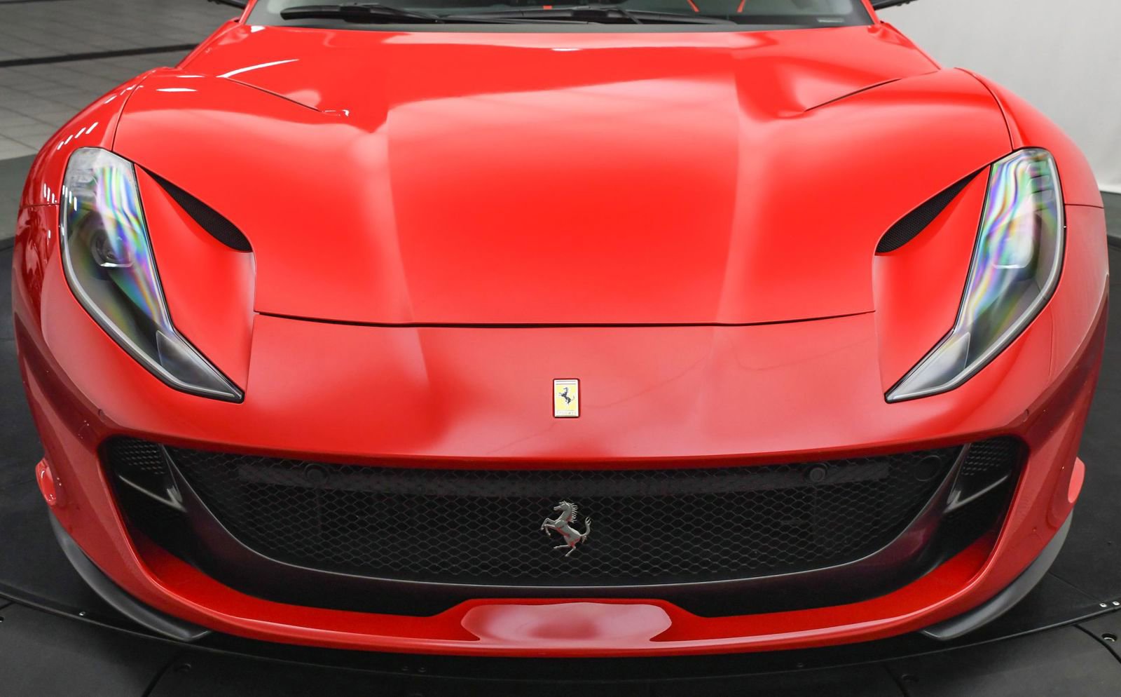Used 2018 Ferrari 812 Superfast RWD image 33