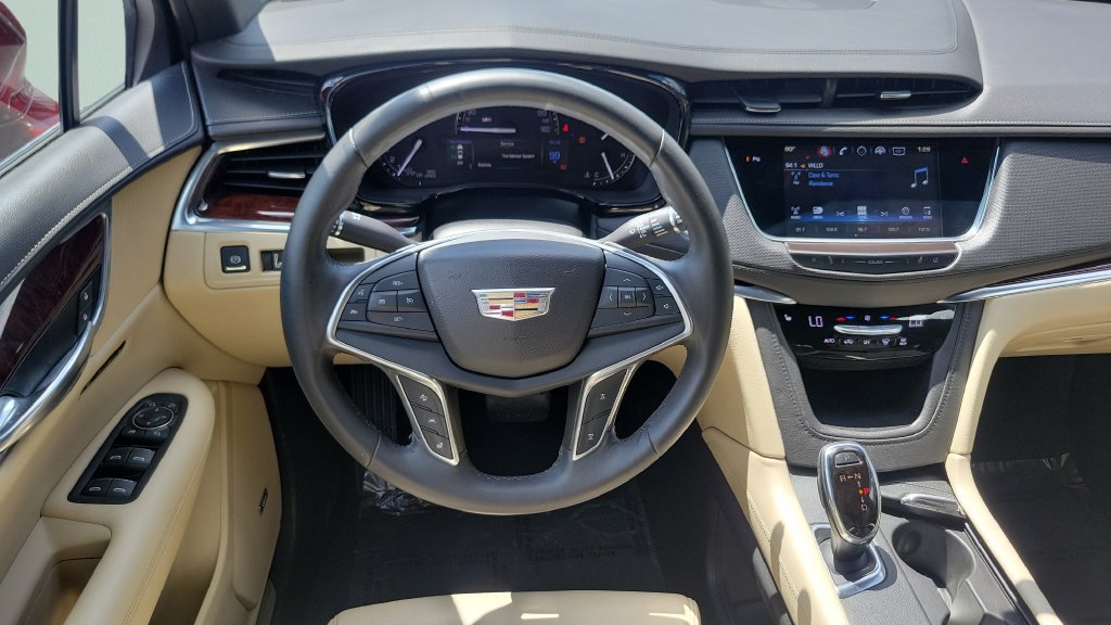 Used 2017 Cadillac XT5 Luxury w/ Driver Awareness Package AWD/4WD image 15