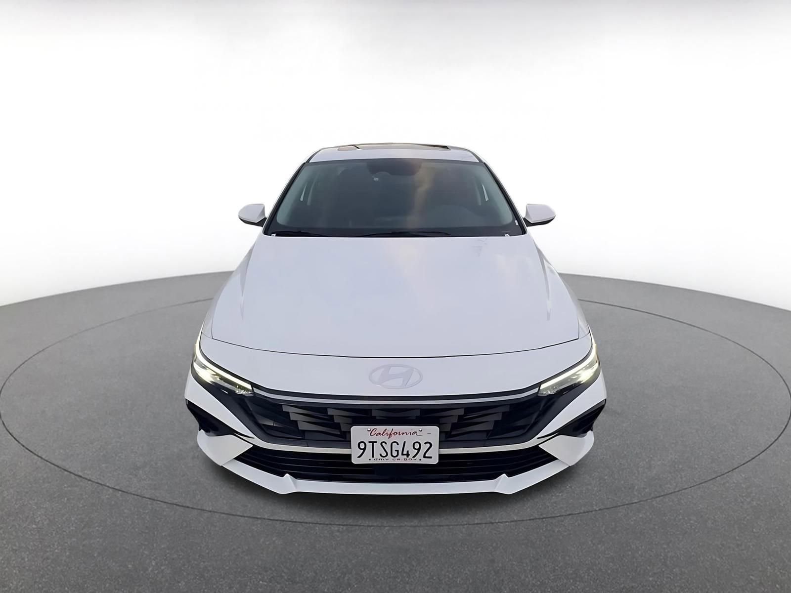 Used 2025 Hyundai Elantra SEL image 4