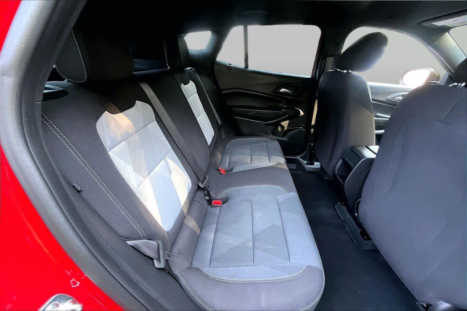 Used 2026 Chevrolet Trax RS FWD image 18