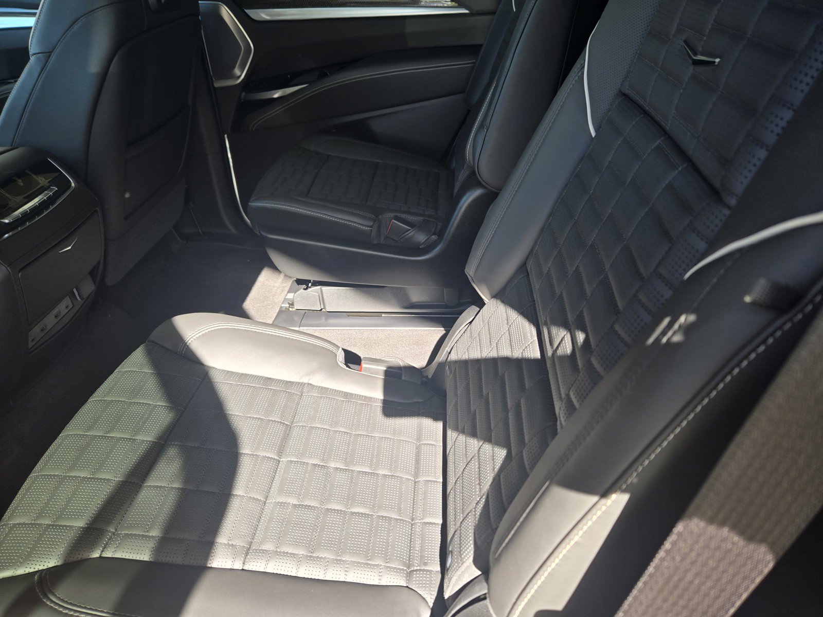 New 2026 Cadillac Escalade V w/ LPO, ONYX Package image 6