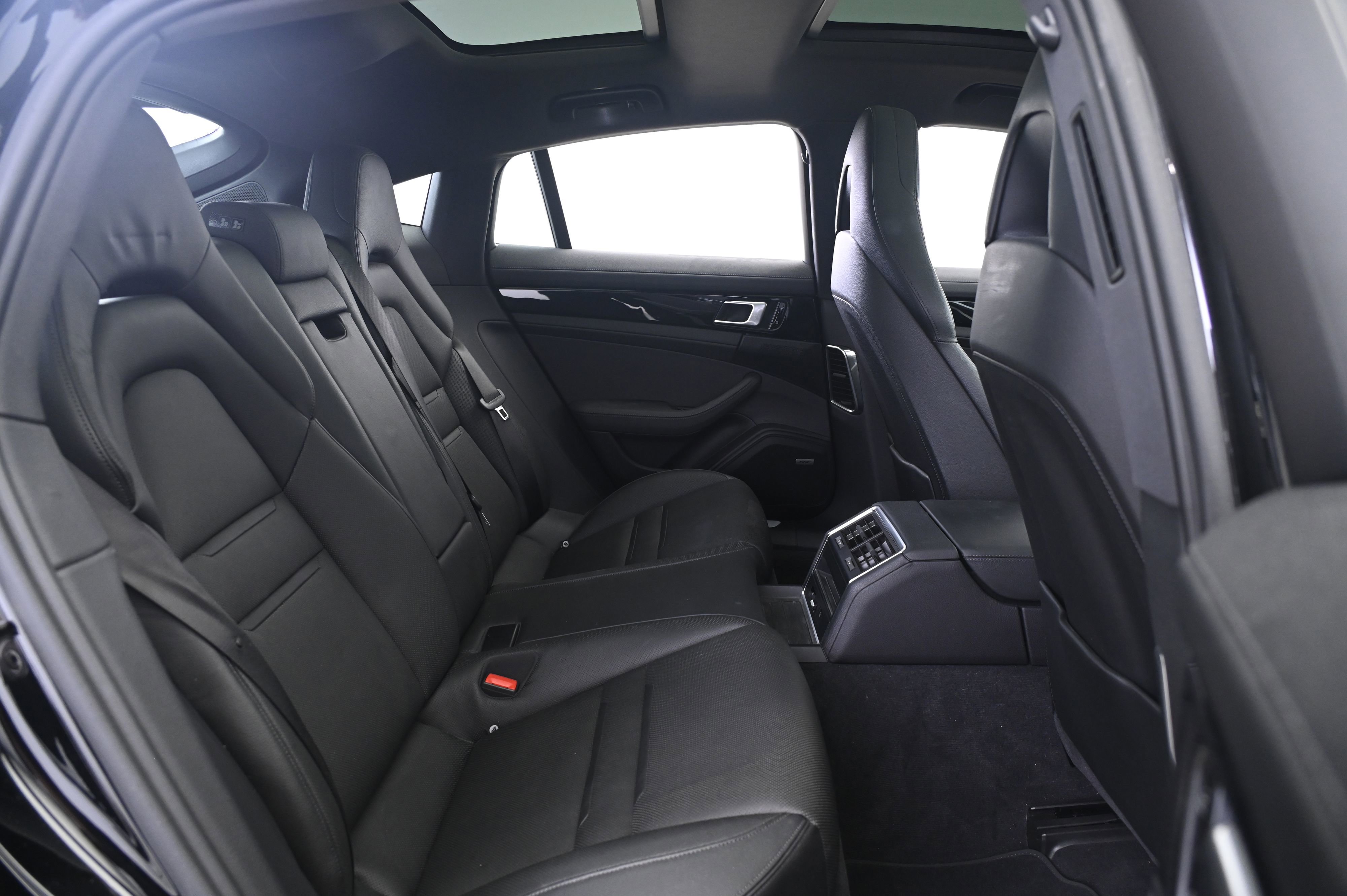 Certified 2020 Porsche Panamera RWD image 18