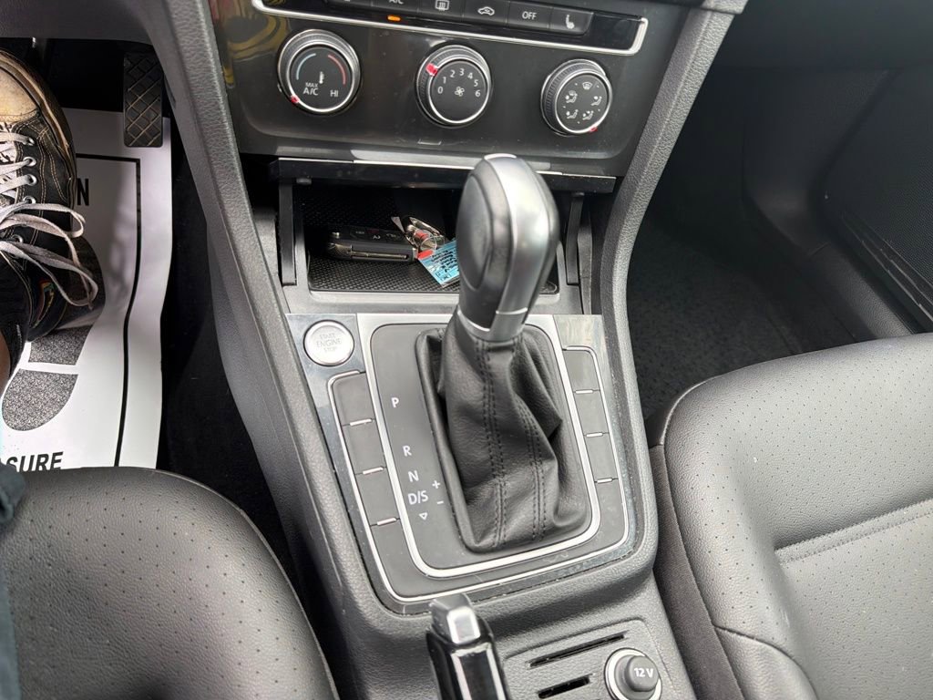 Used 2018 Volkswagen Golf SE image 25