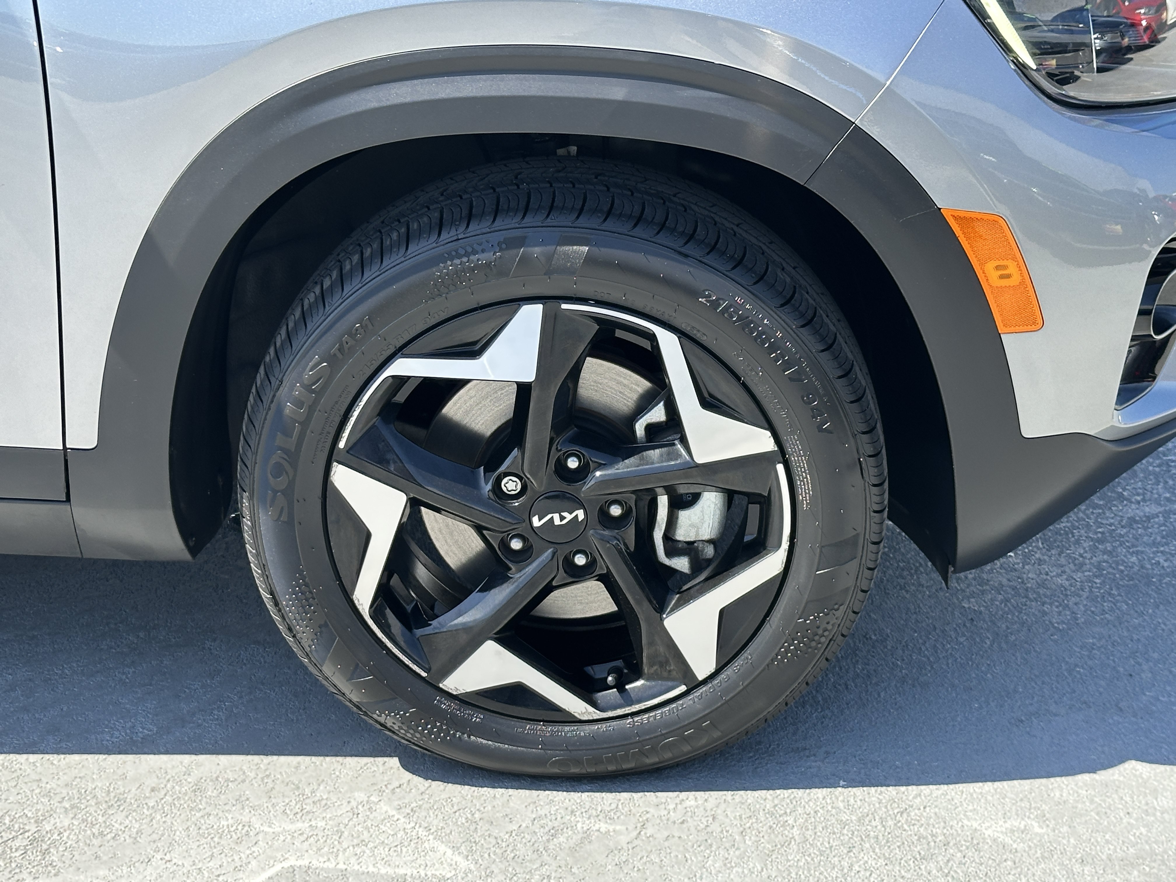 Certified 2024 Kia Seltos EX AWD/4WD image 13