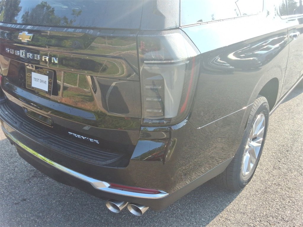 New 2026 Chevrolet Suburban Premier image 14