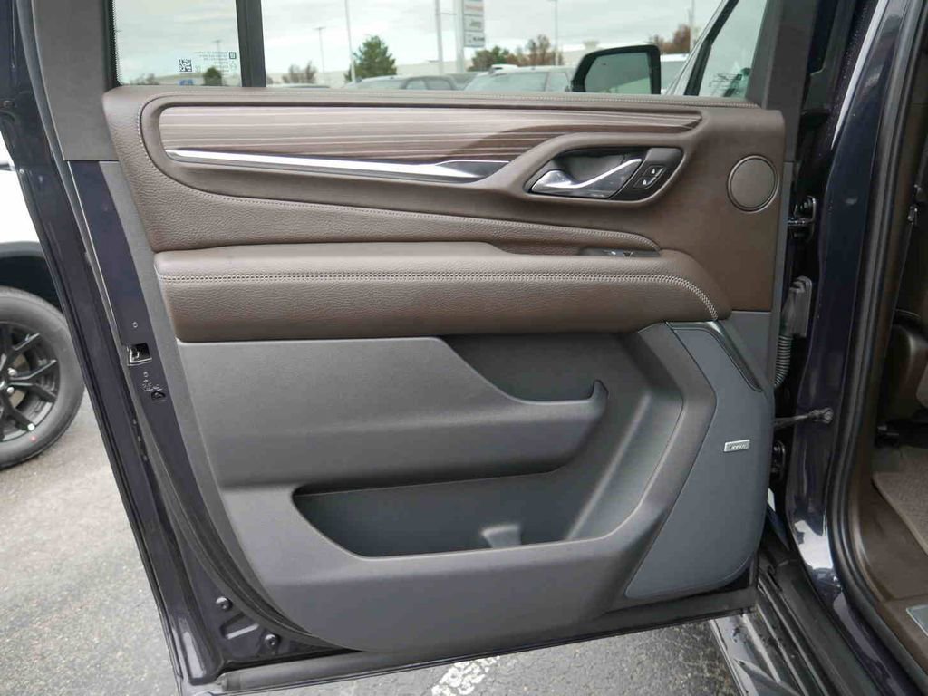 Used 2024 GMC Yukon XL Denali image 14