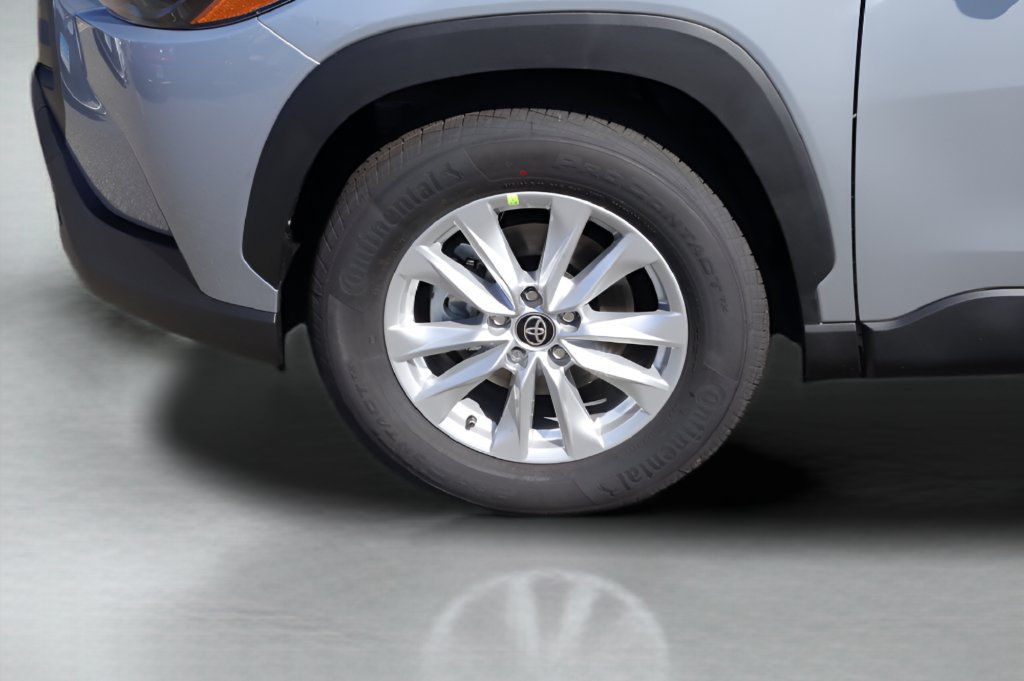 New 2026 Toyota Corolla Cross LE w/ Moonroof Package AWD/4WD image 6