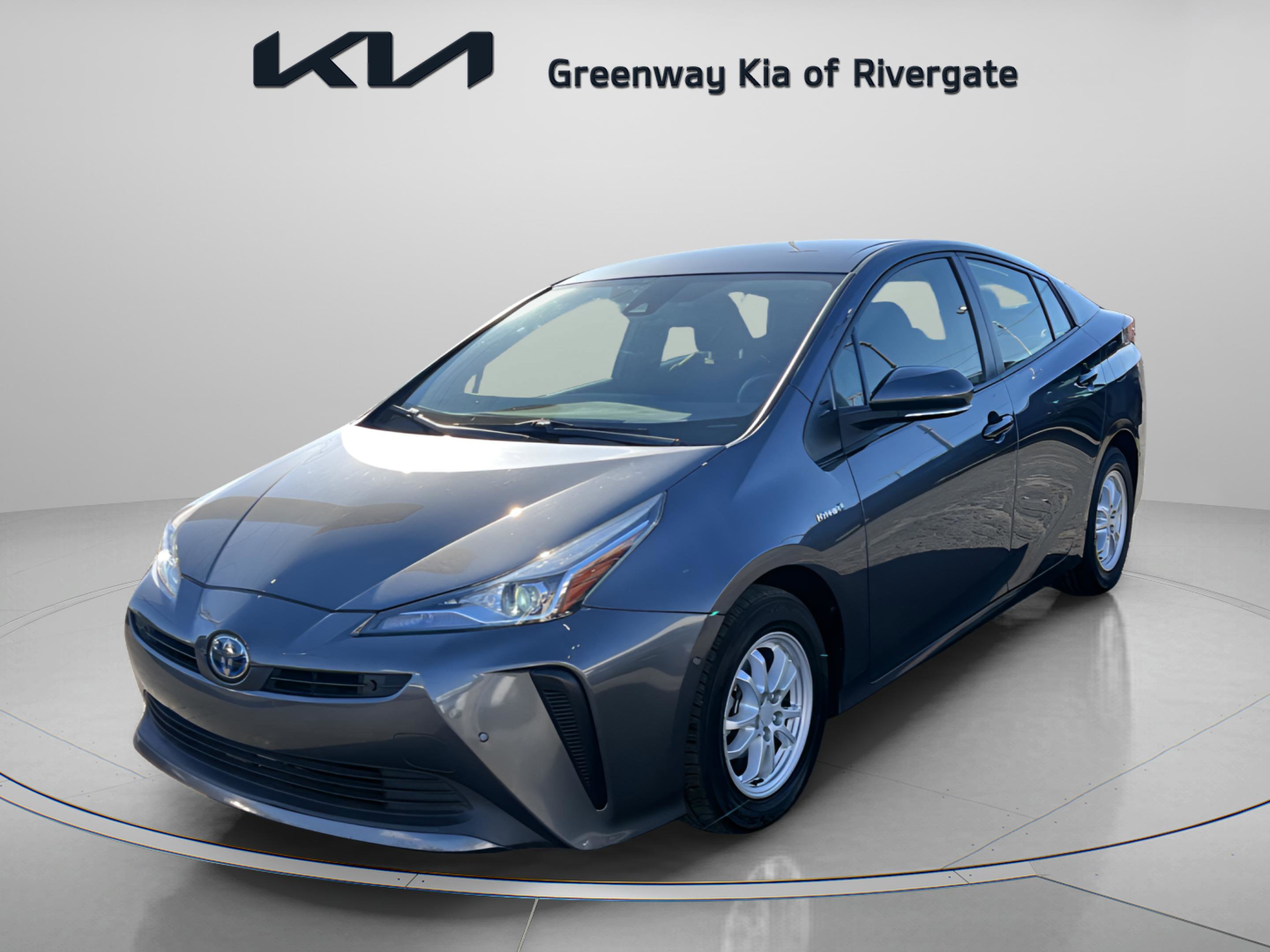Used 2022 Toyota Prius L Eco image 3