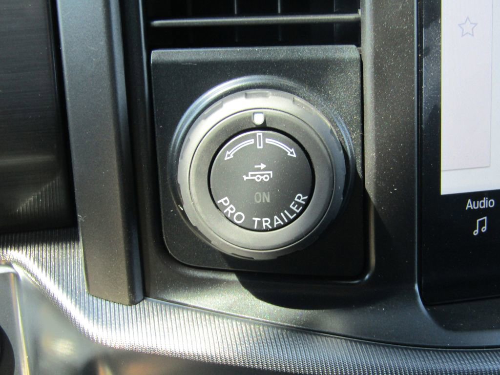 New 2025 Ford F150 Lariat w/ Equipment Group 501A Mid image 26