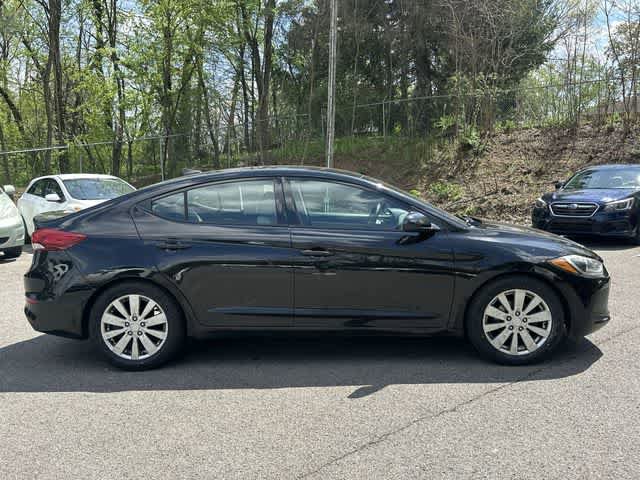 Used 2017 Hyundai Elantra SE FWD image 3