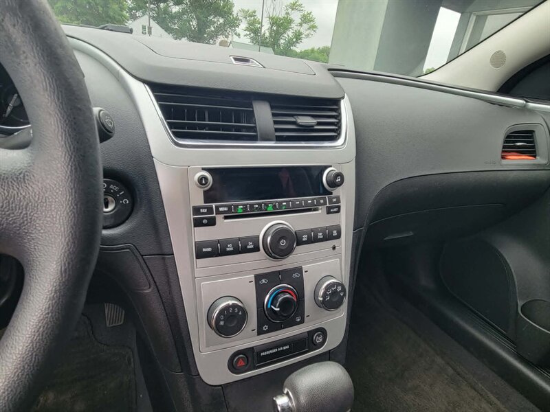 Used 2010 Chevrolet Malibu LT w/ Power Convenience Package FWD image 13