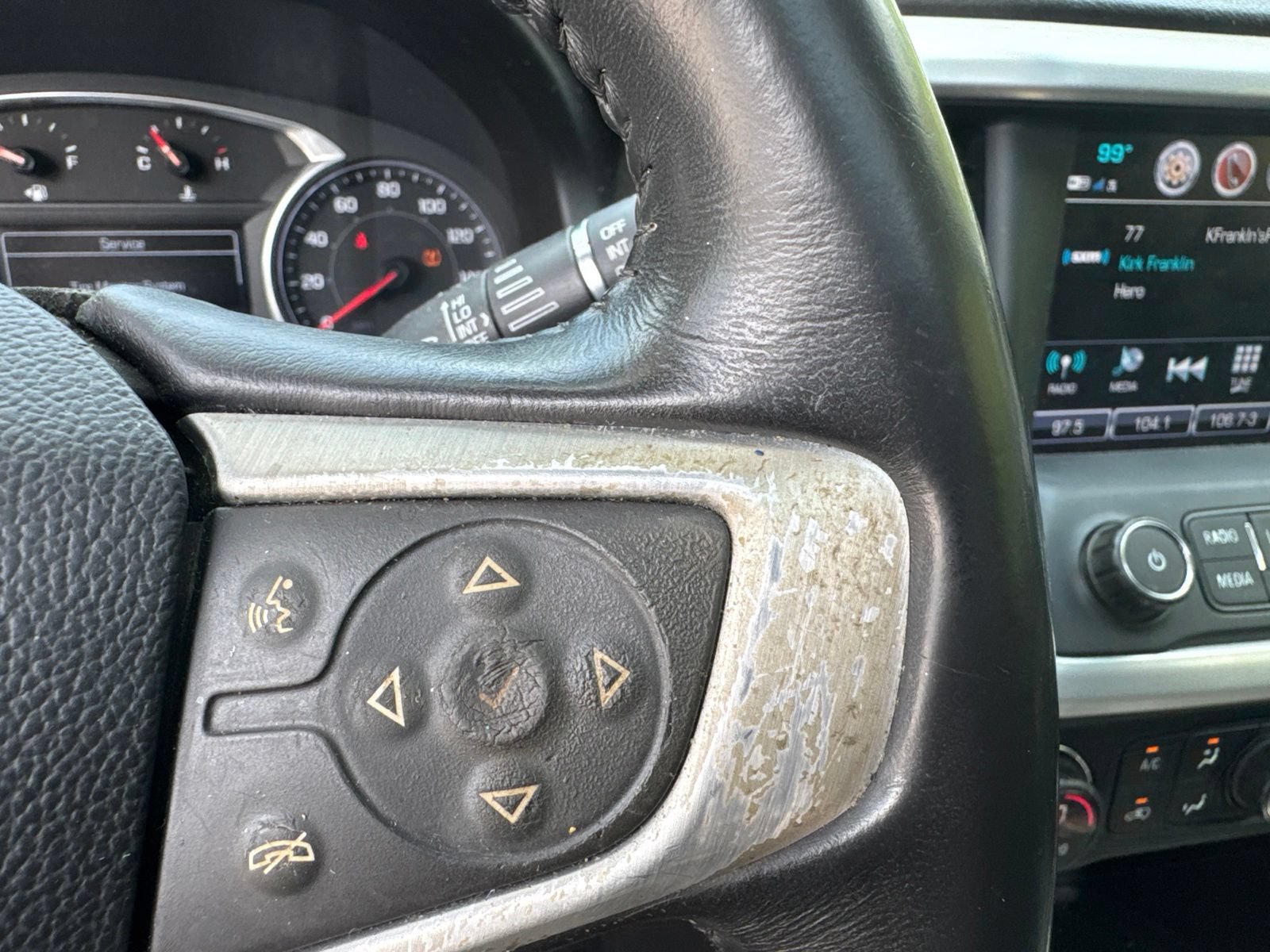 Used 2018 GMC Acadia SLT FWD image 16