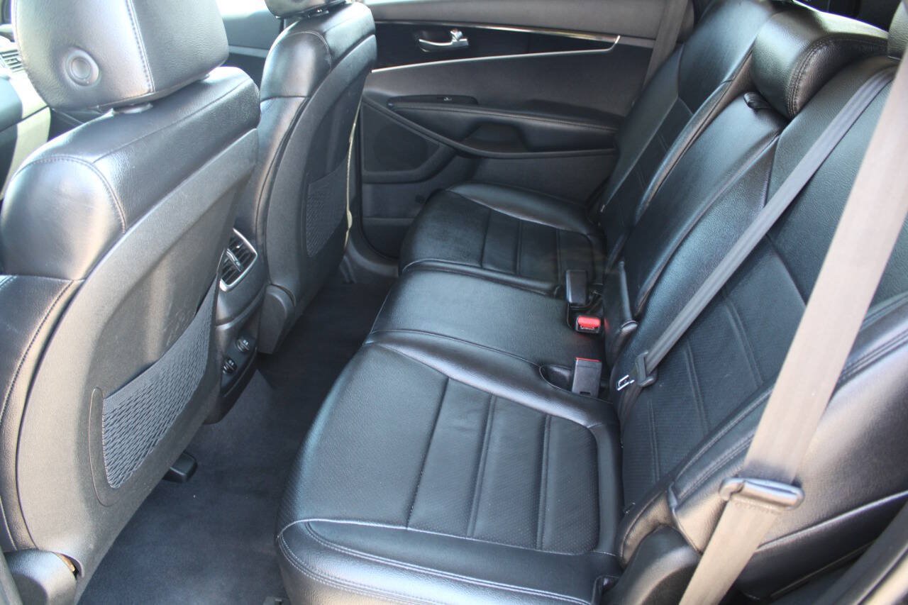 Used 2019 Kia Sorento AWD image 10