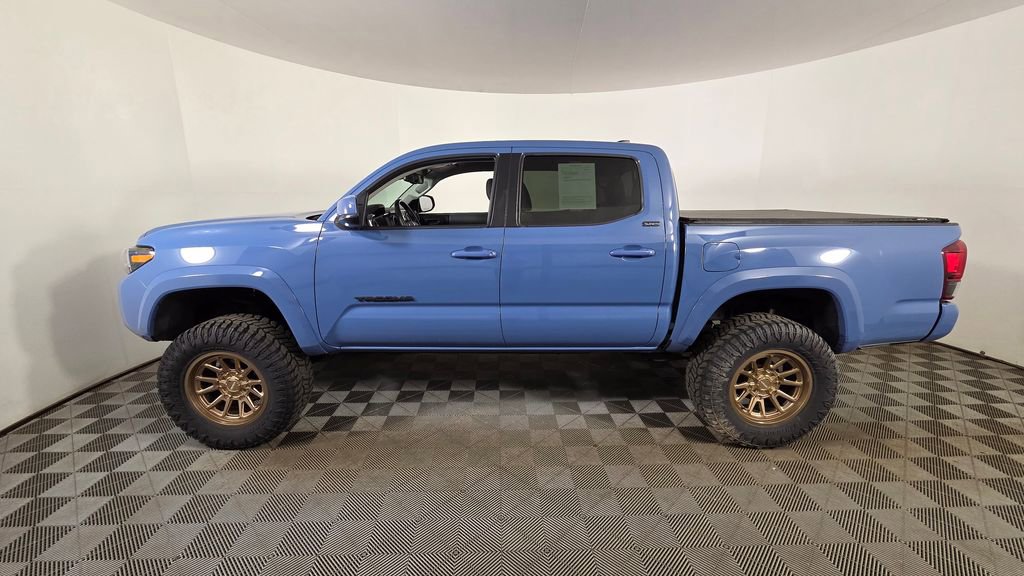 Used 2019 Toyota Tacoma SR5 AWD/4WD image 9