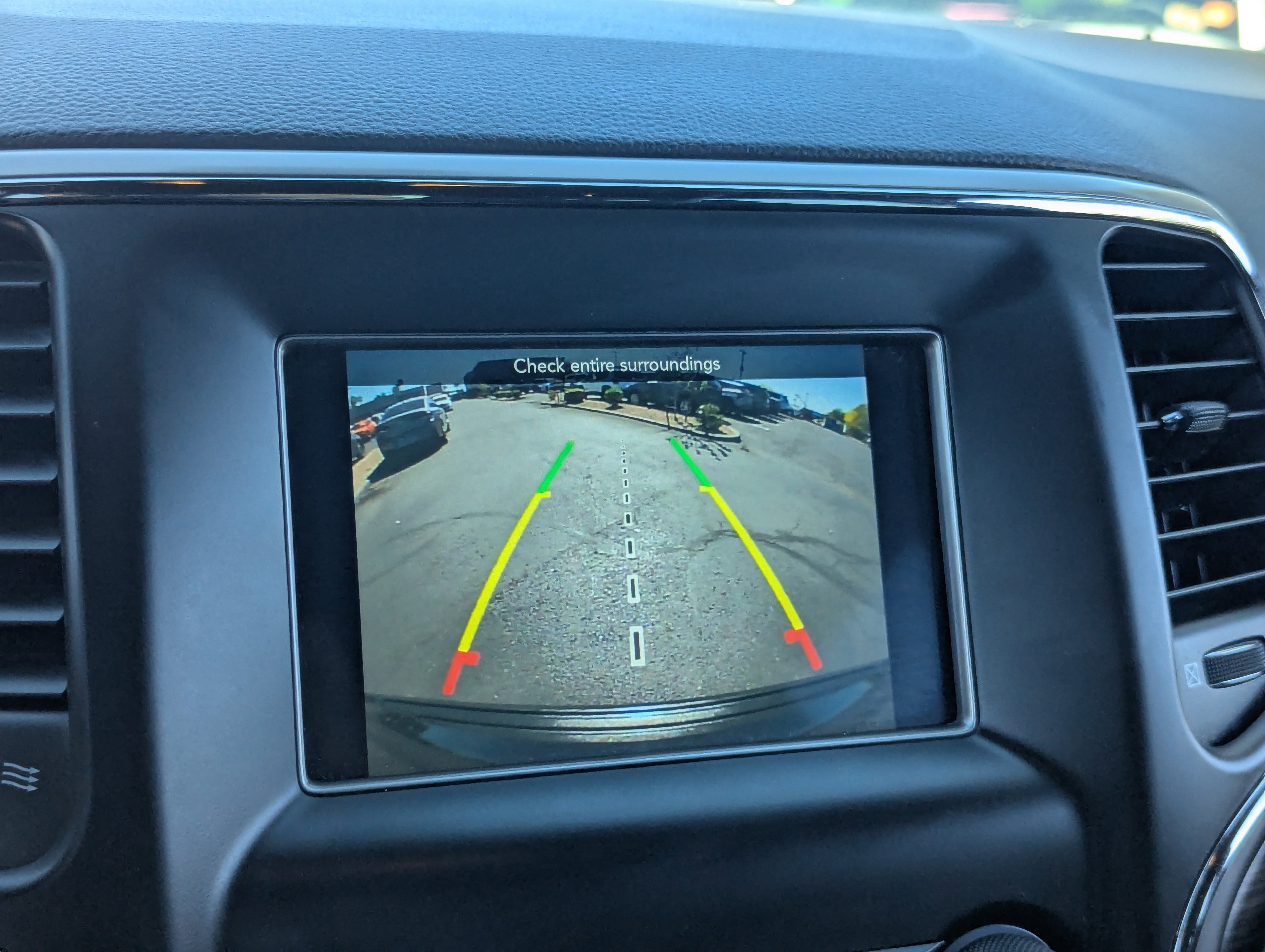 Used 2021 Jeep Grand Cherokee Laredo AWD/4WD image 22