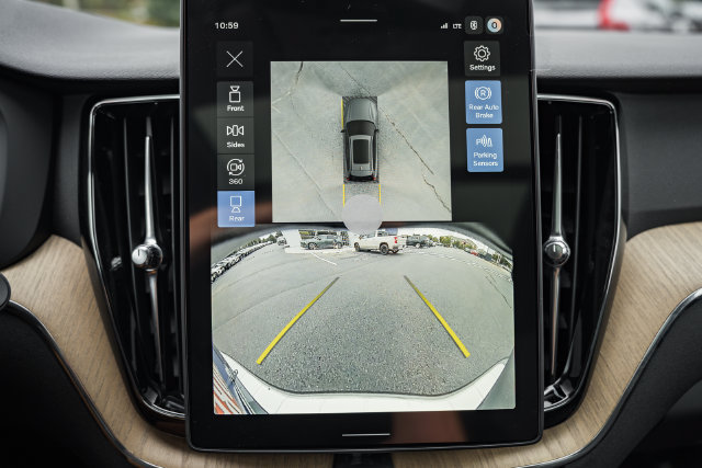 New 2027 Volvo XC60 B5 Plus AWD/4WD image 34