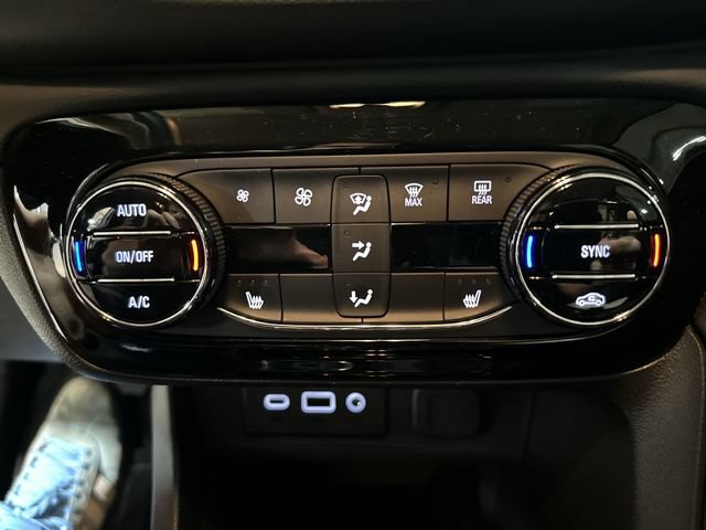 Used 2023 Buick Encore GX Select w/ Sport Touring Package AWD/4WD image 21