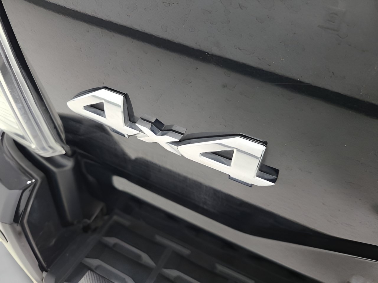 Used 2022 Toyota Tacoma Limited AWD/4WD image 9