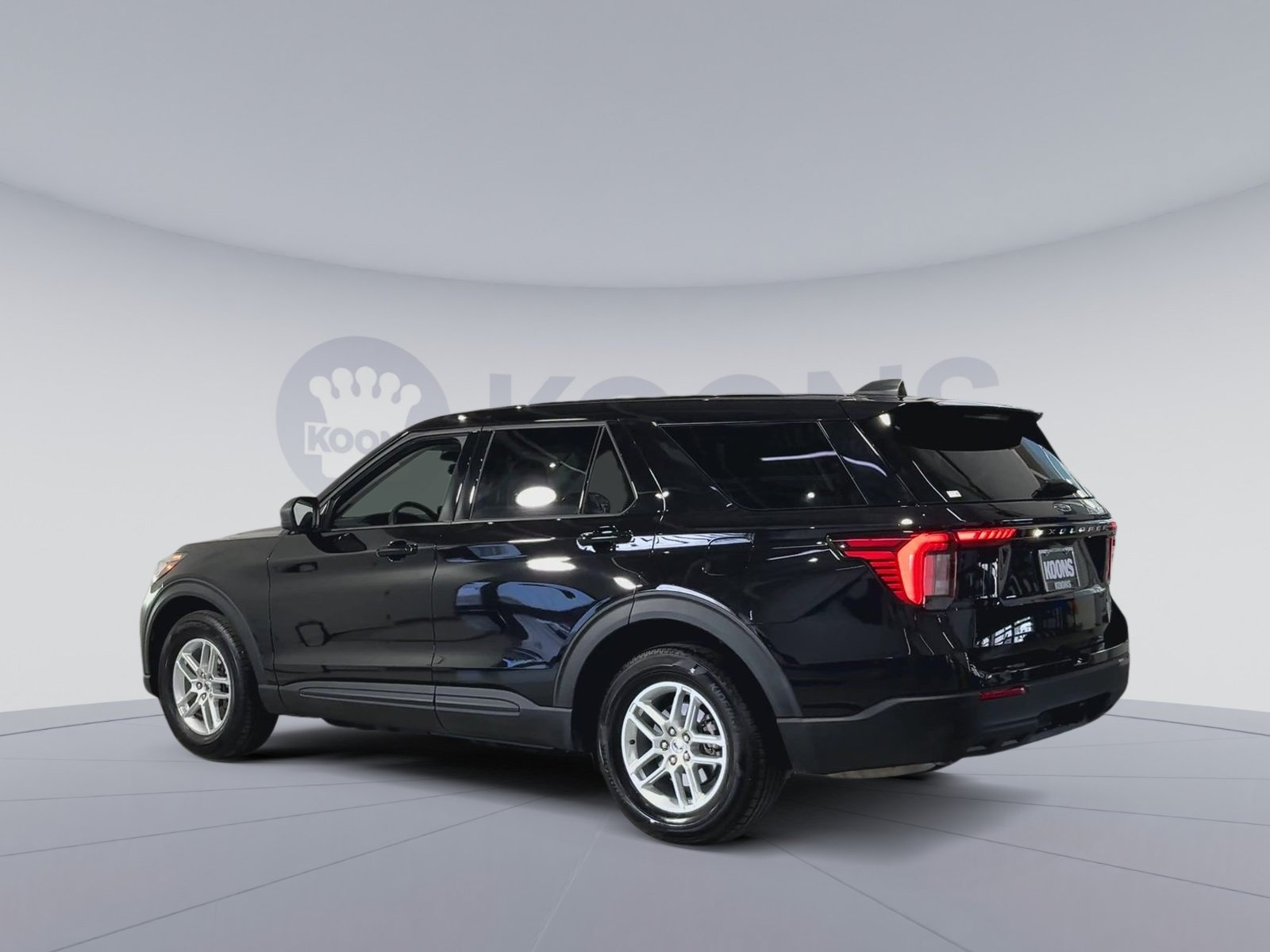 Used 2026 Ford Explorer Active RWD image 8