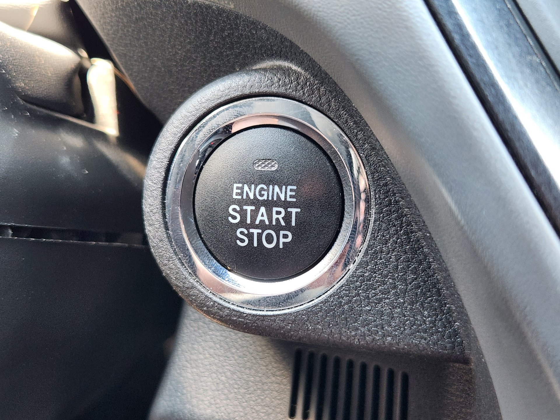 Used 2024 Subaru Crosstrek 2.5i Sport AWD/4WD image 18