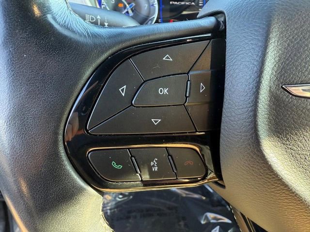 Used 2020 Chrysler Pacifica Touring-L AWD/4WD image 21