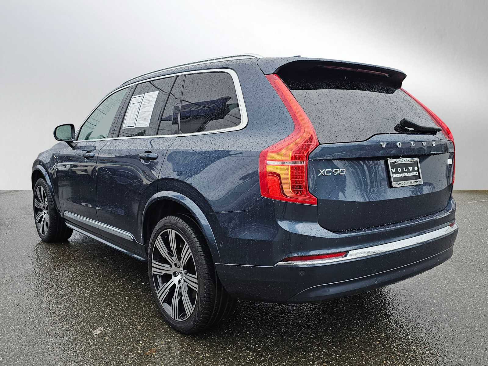Certified 2023 Volvo XC90 T8 Plus image 5