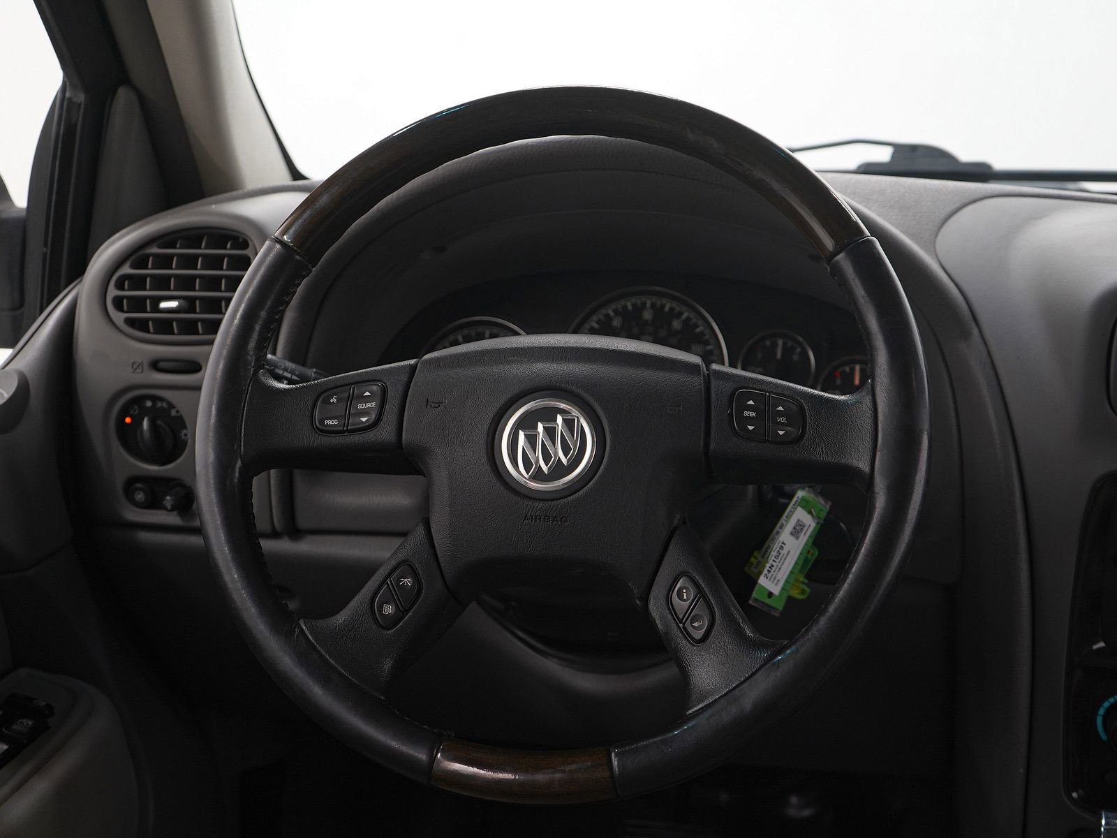 Used 2005 Buick Rainier CXL image 16